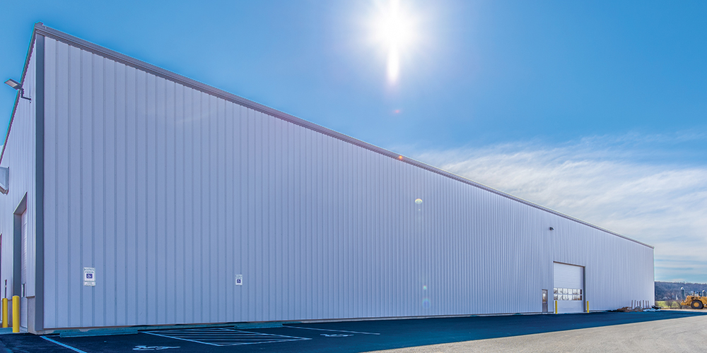 Manufacturing metal building